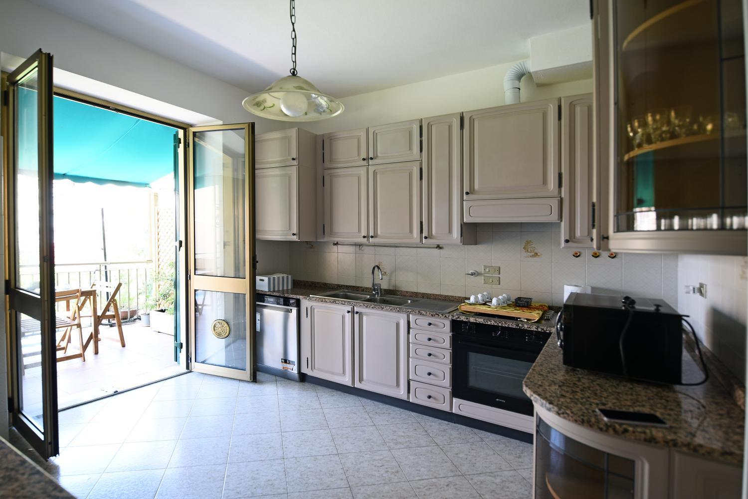 4, La casa di Sofie, Genova