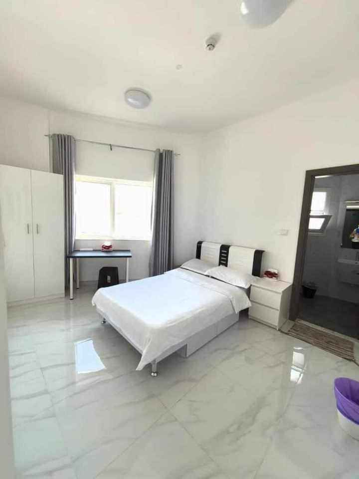 5, Grand Excelsior Room, Deira