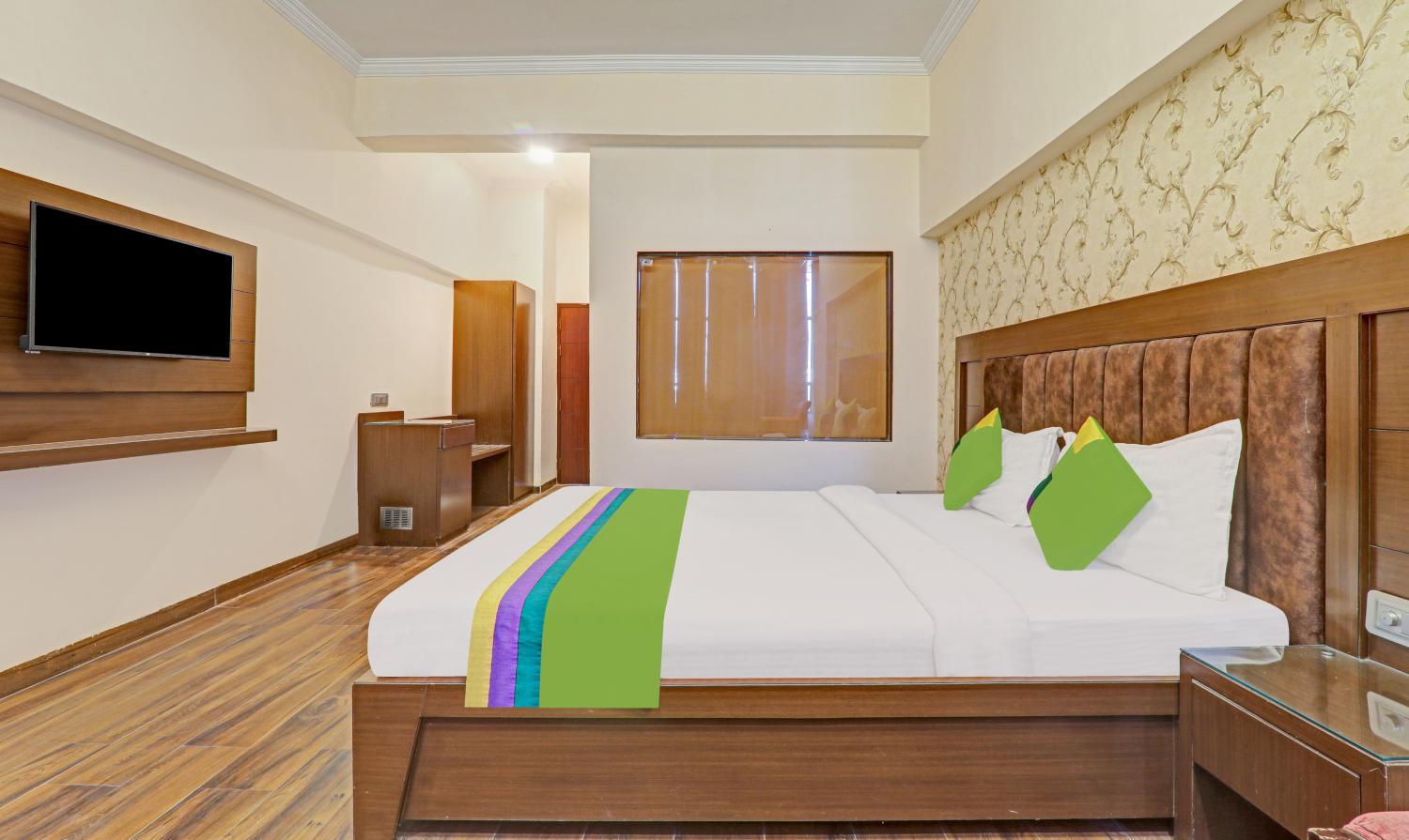 3, Hotel Golden Era, Agra