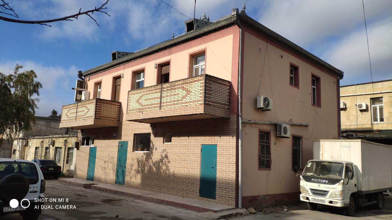 5, Almas, Bakı