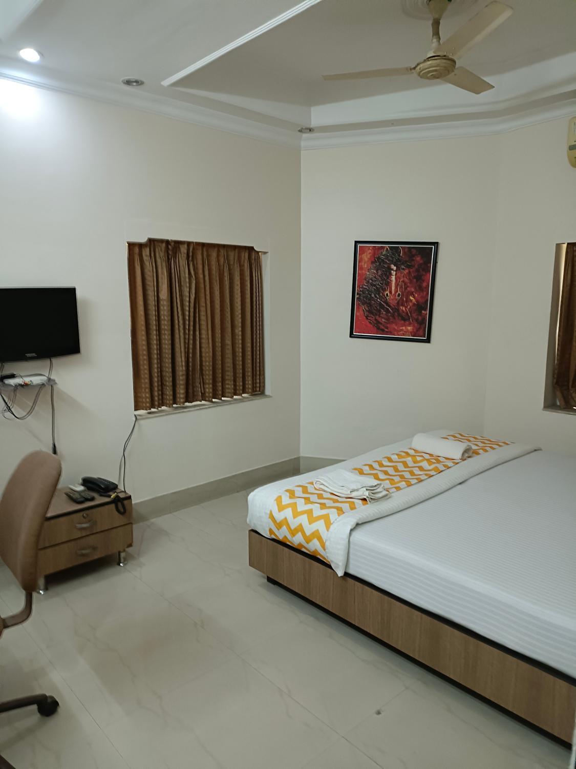 3, Poulomi hotel & associate, North 24 Parganas