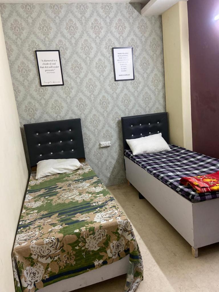 2, GSM pg, Delhi
