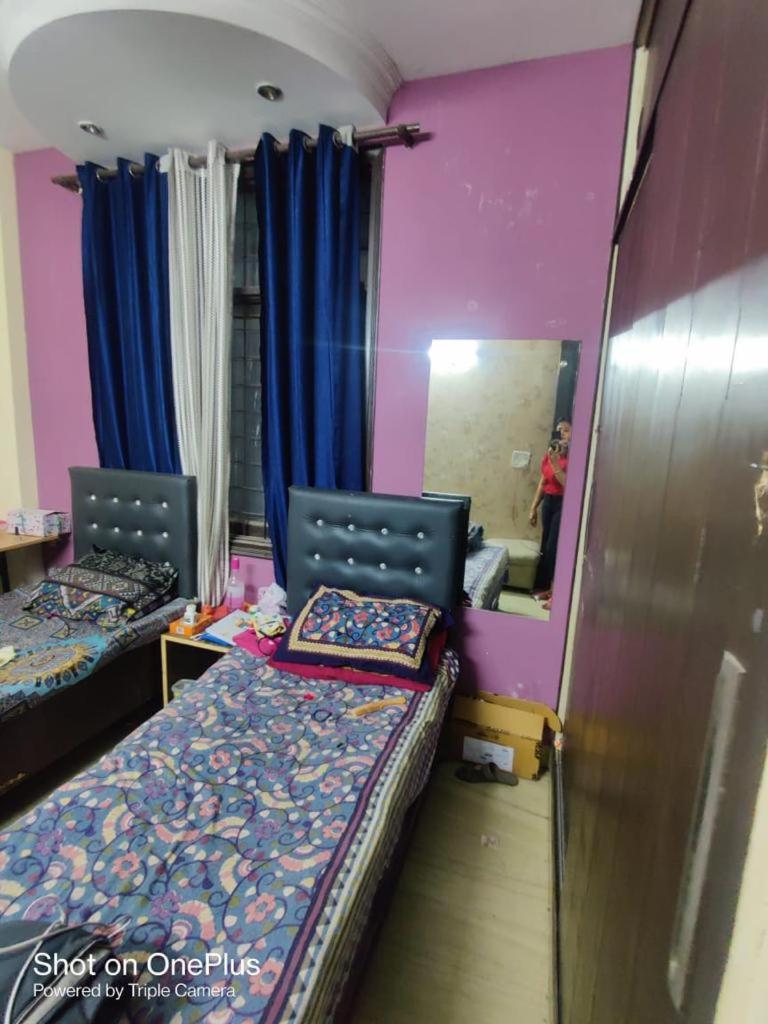 4, GSM pg, Delhi