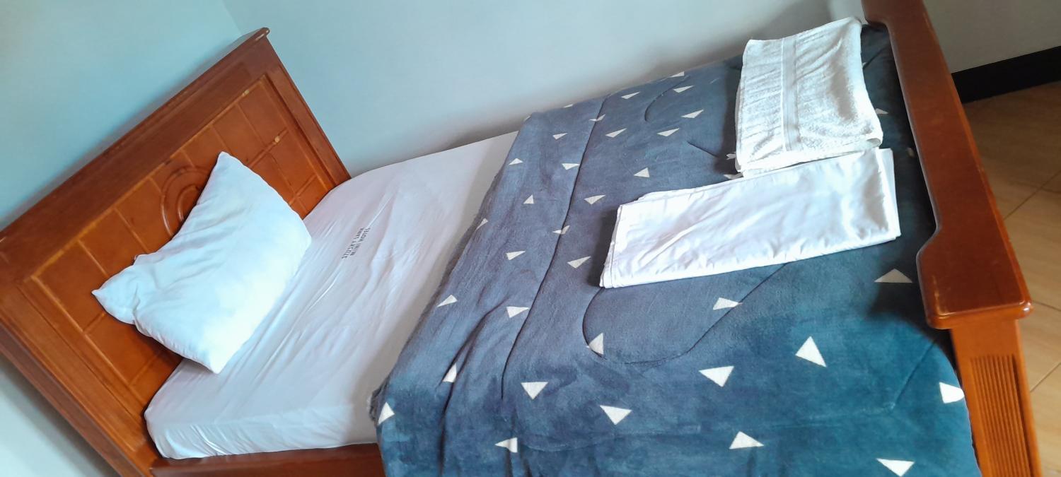 4, Stusky Lark Hotel-seeta, Mukono