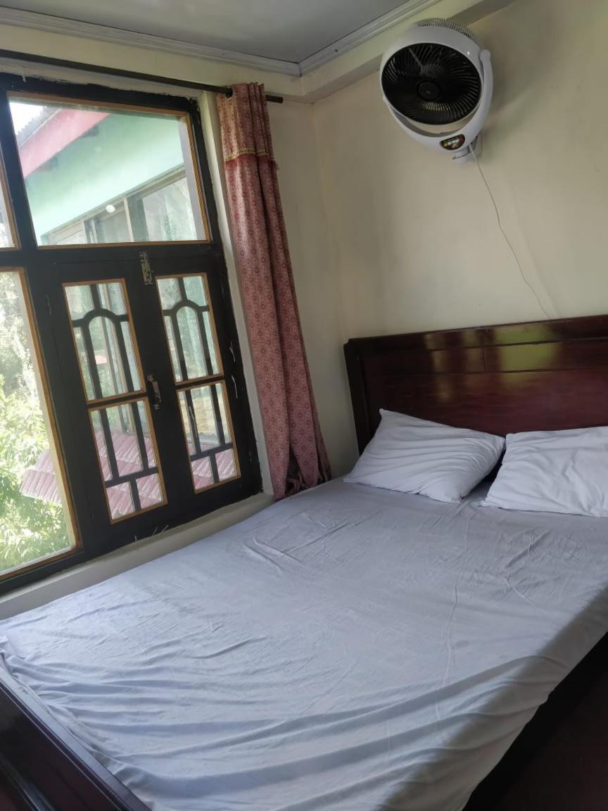 2, jugnu geust house, Northern Areas