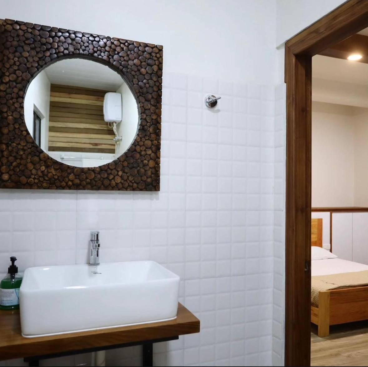4, Aui Guest House, Champhai