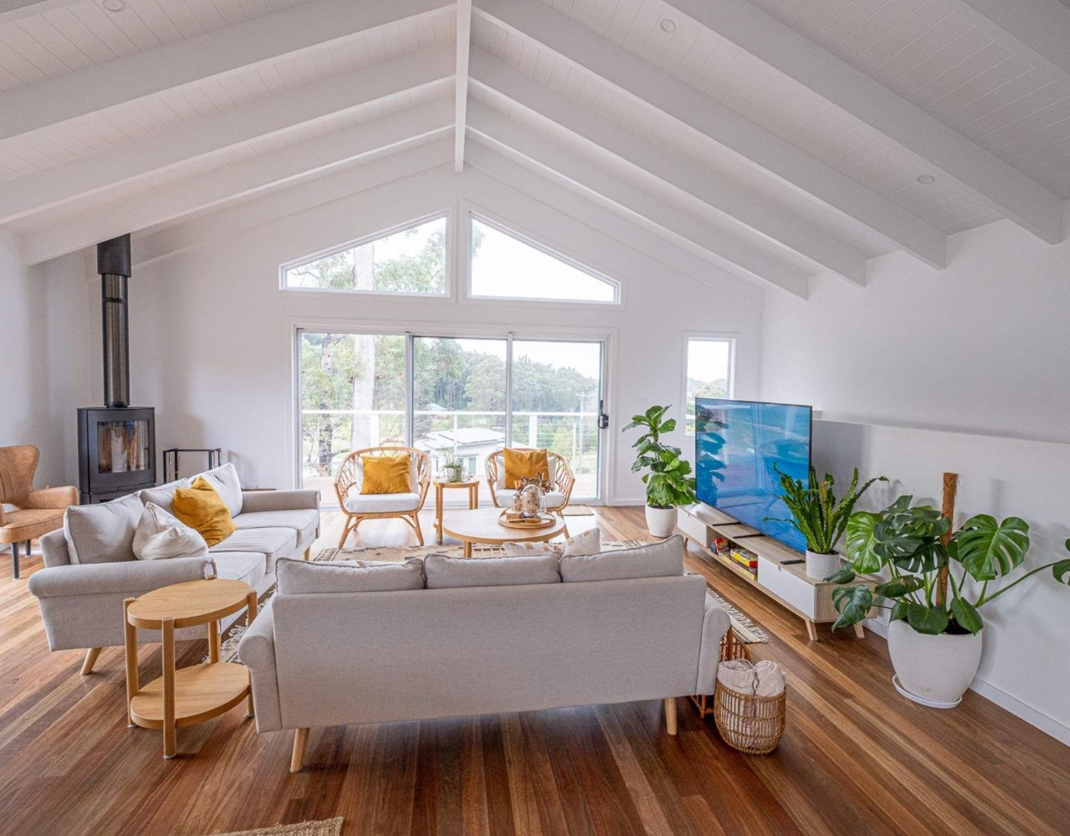 3, White Tides - Lakehouse, Shoalhaven - Pt B