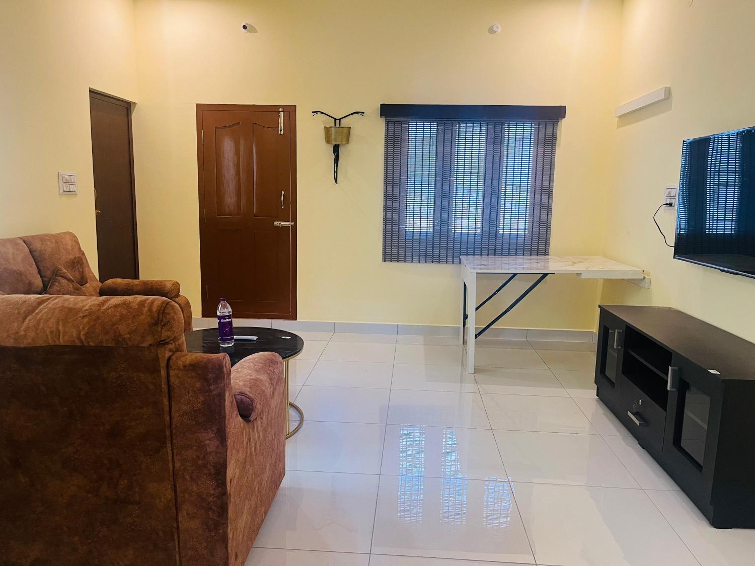Shared lounge/TV area, Coral Bliss Villa, Viluppuram