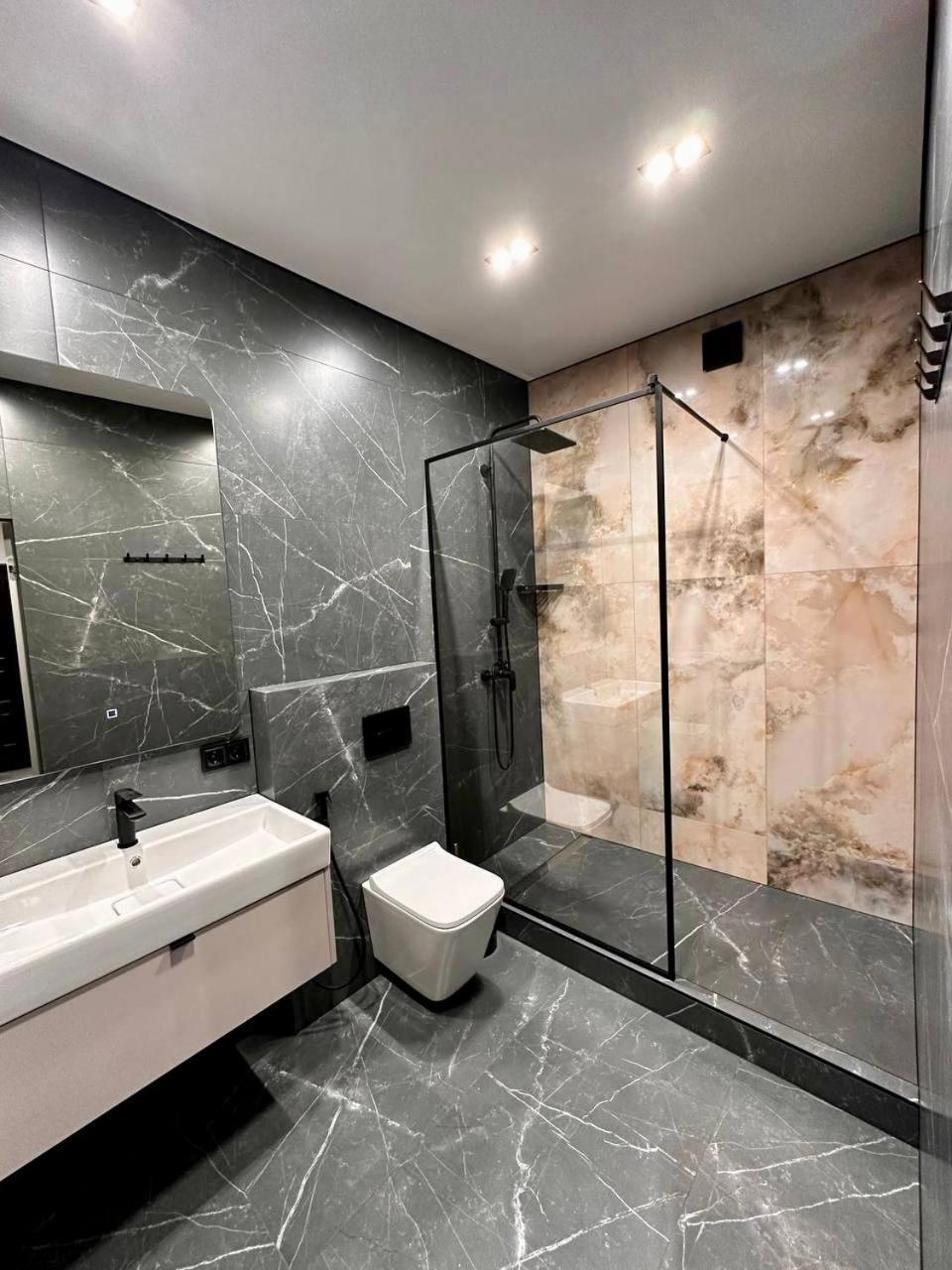 Shower 5, Arcadia Kamanina Sea, Odes'ka