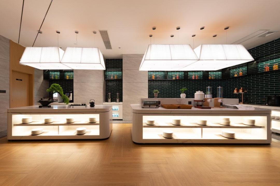 1, Mehood Lestie - Shunde Country Garden Branch, Guangzhou High Speed Rail South Station, Foshan