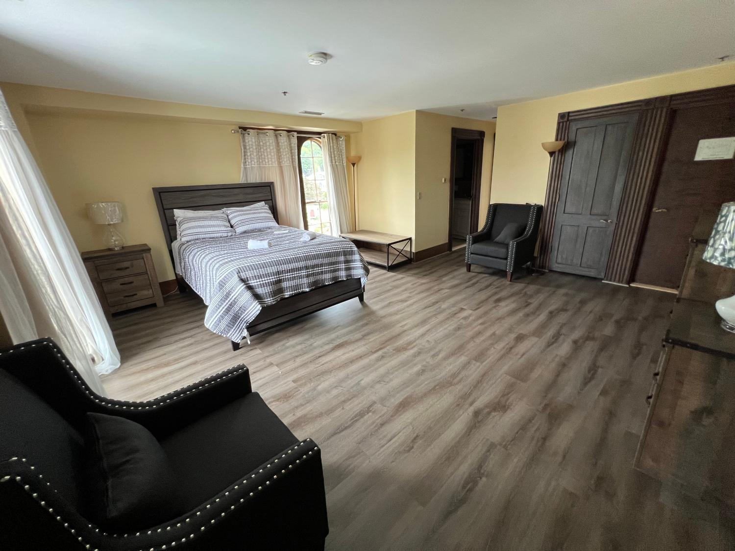 5, Gelston House Inn, Middlesex