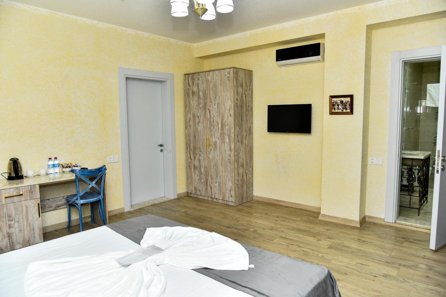 4, Avrasya Inn Hotel, Bakı