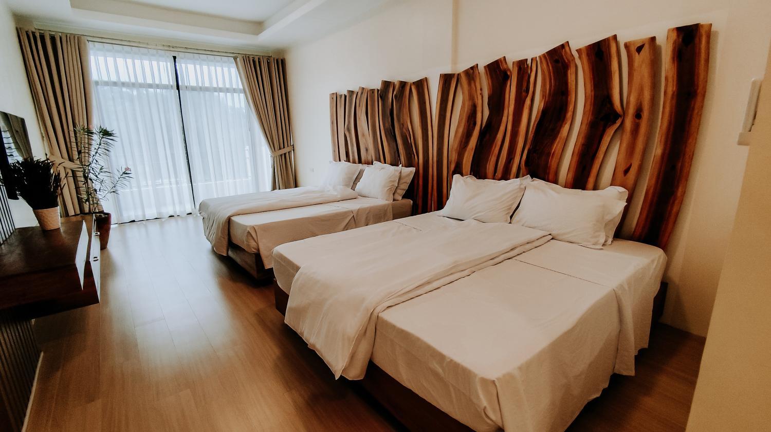 4, Maven Beach Resort, Sual