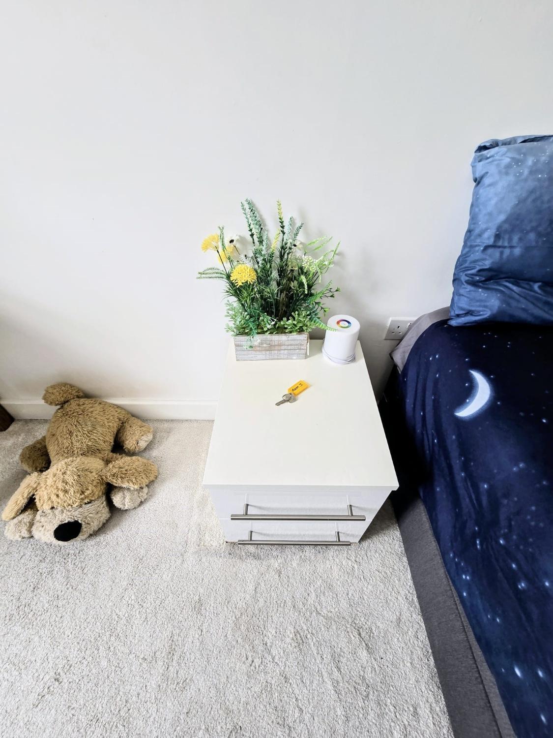 3, Saints Homestay - Netflix - WiFi, Leeds
