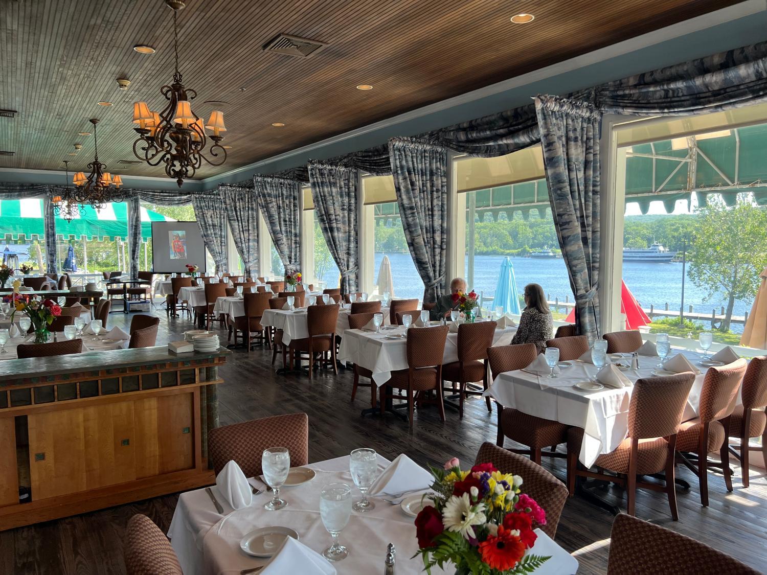 Restaurant, Gelston House Inn, Middlesex