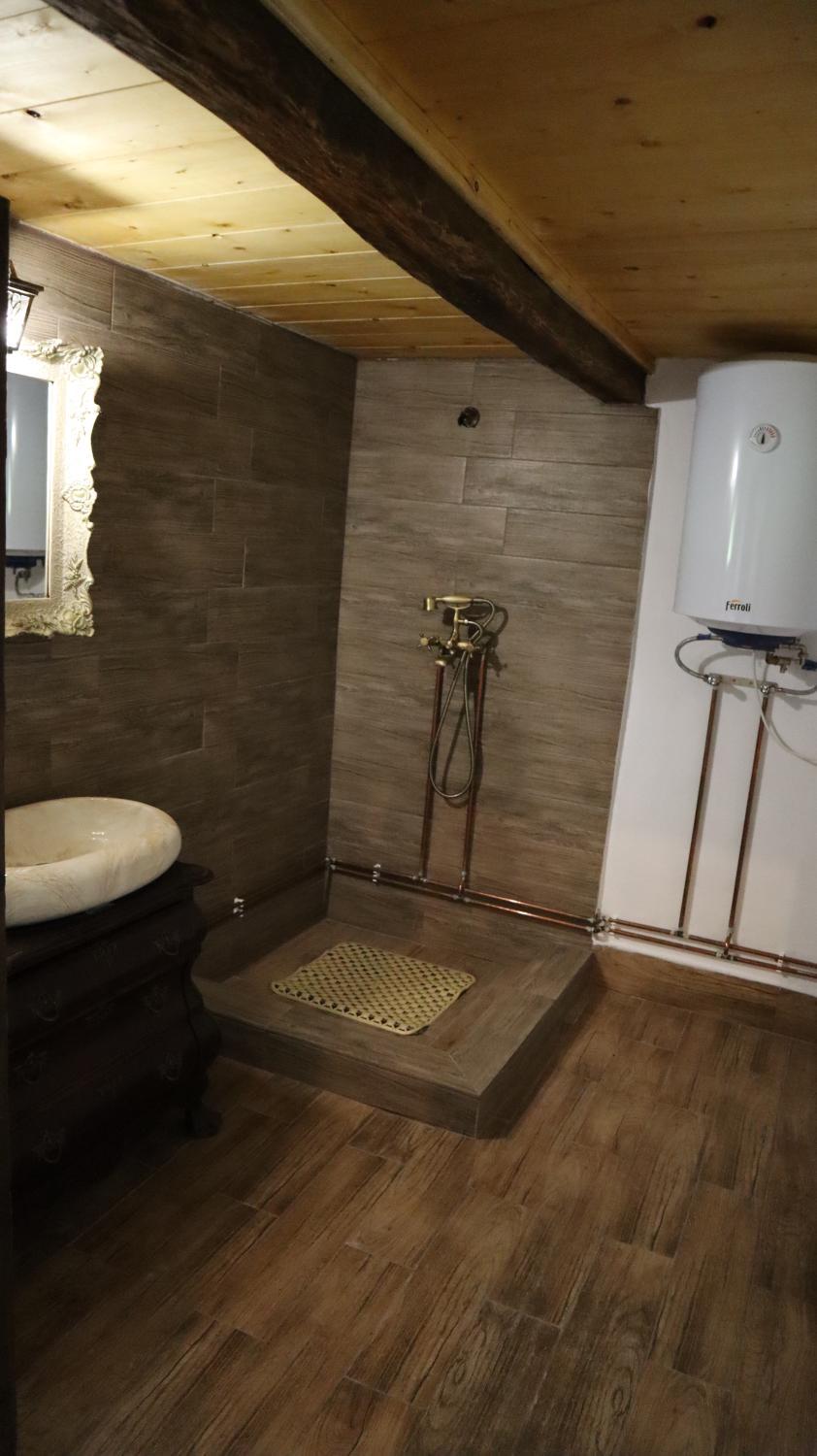 3, Casa Weiss-Cetatele, Sisesti