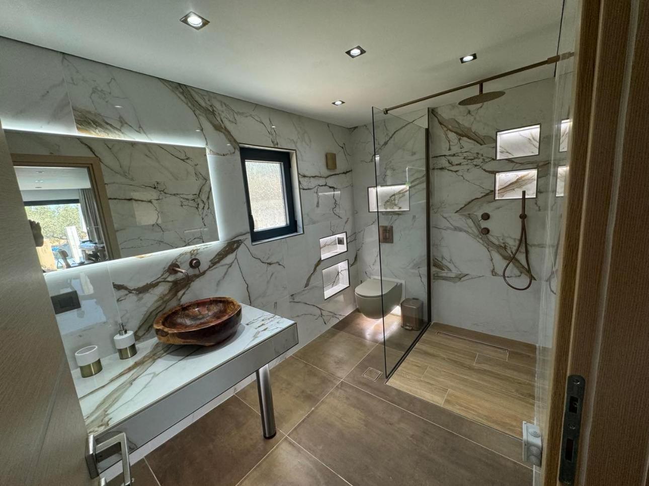 Bathroom 2, Elements of Diros, Peloponnese