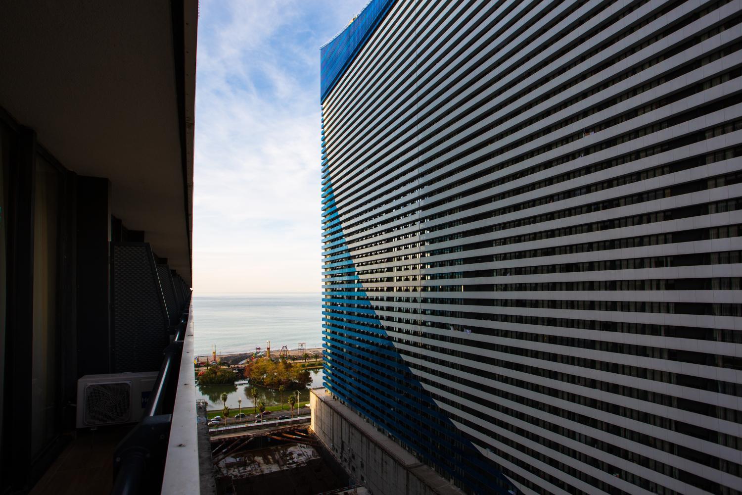 4, ORBI CITY - P A N O R A M A Apart Hotel, Batumi