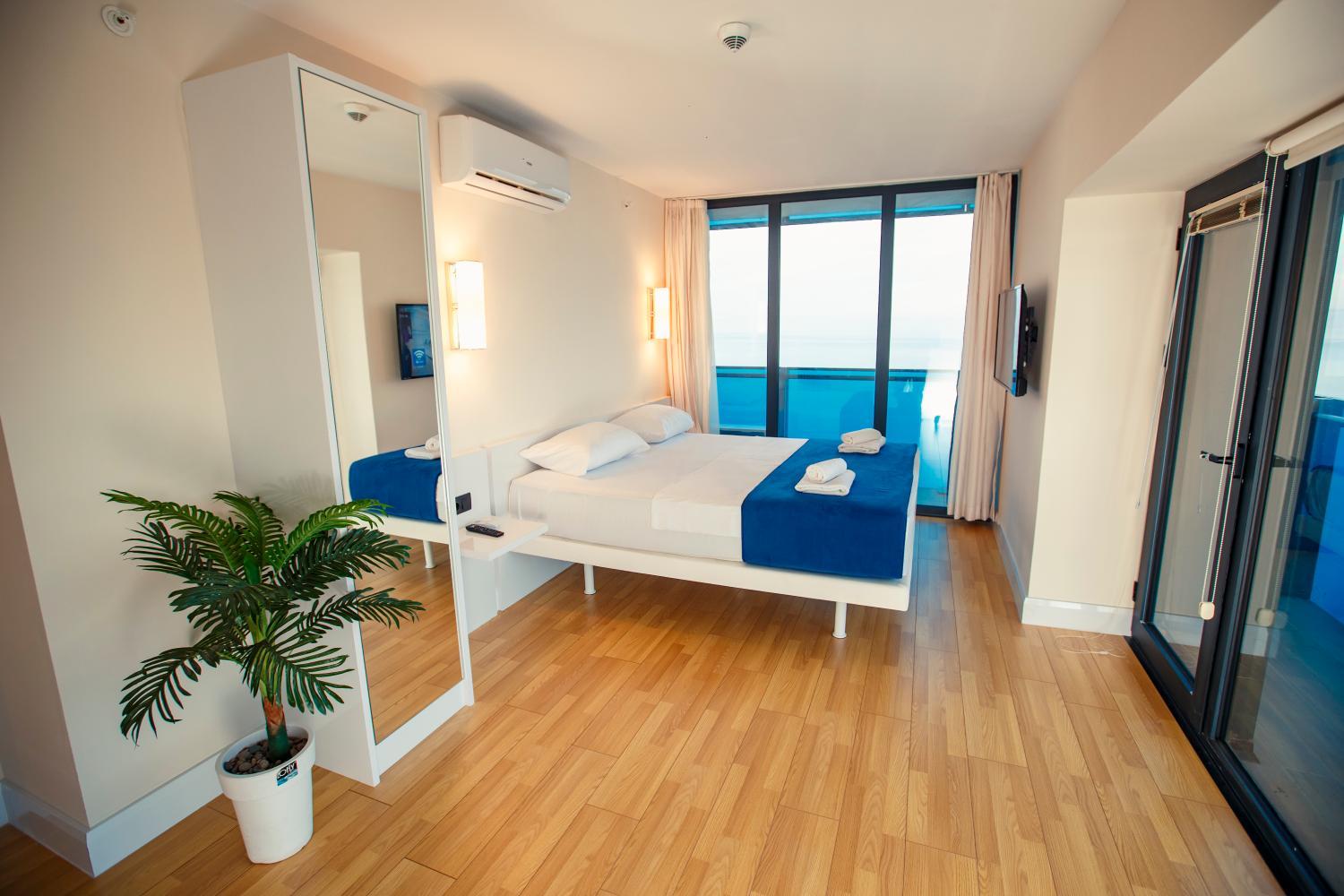 4, SUPERiOR ApartHOTEL ORBi CiTY, Batumi