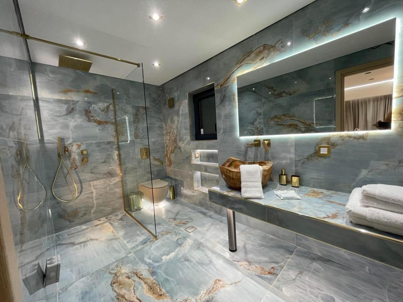 Bathroom 2, Elements of Diros, Peloponnese