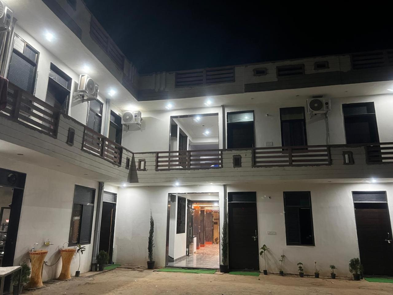 2, HOTEL SHYAM SAROVER And RESTAURANT, Sikar
