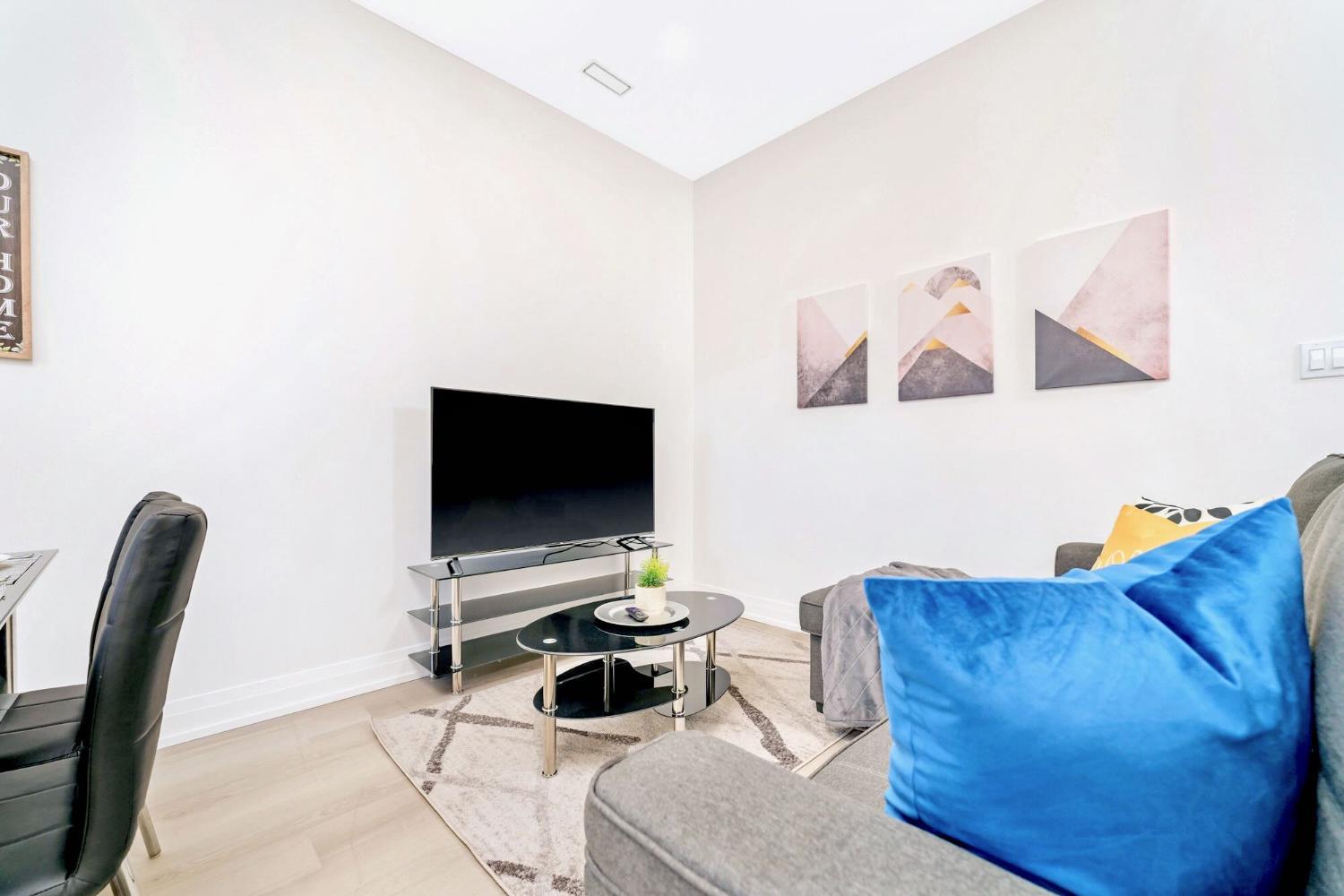 3, 2BR Apartment in James Street, Hamilton