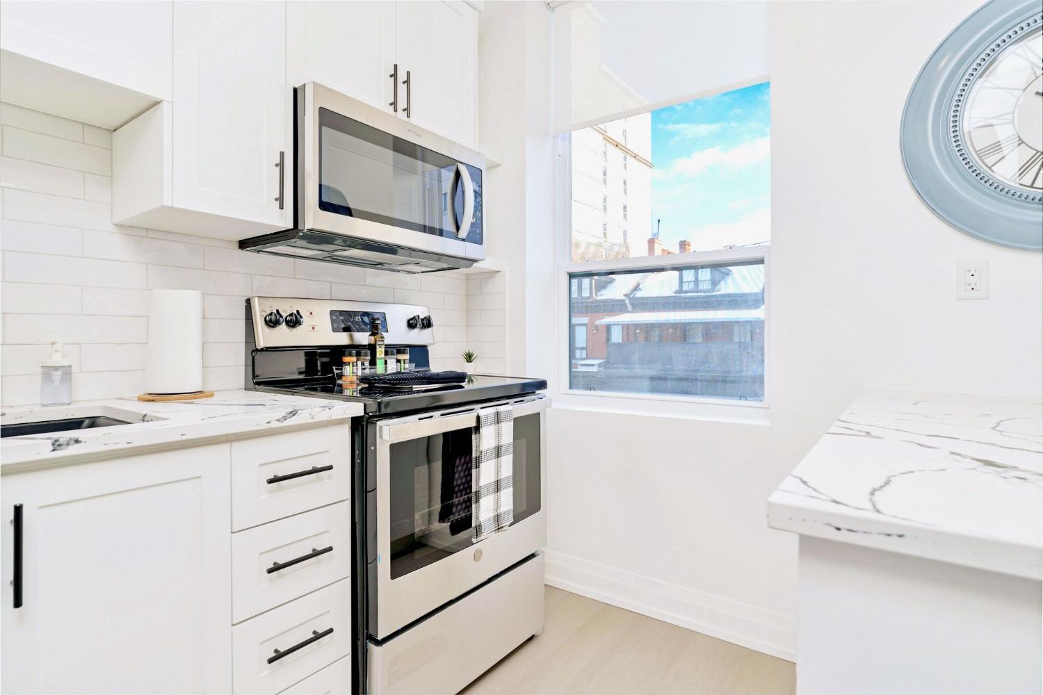 2, 2BR Apartment in James Street, Hamilton
