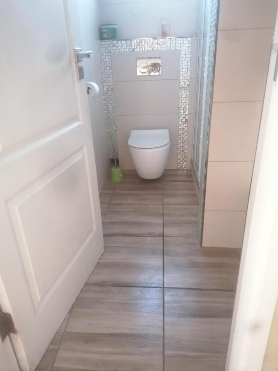 Bathroom, Global Nest, eThekwini