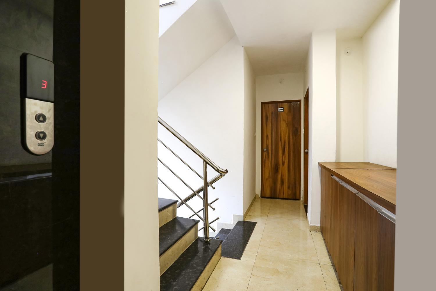 Lobby 2, FabHotel Runway Inn, Nagpur