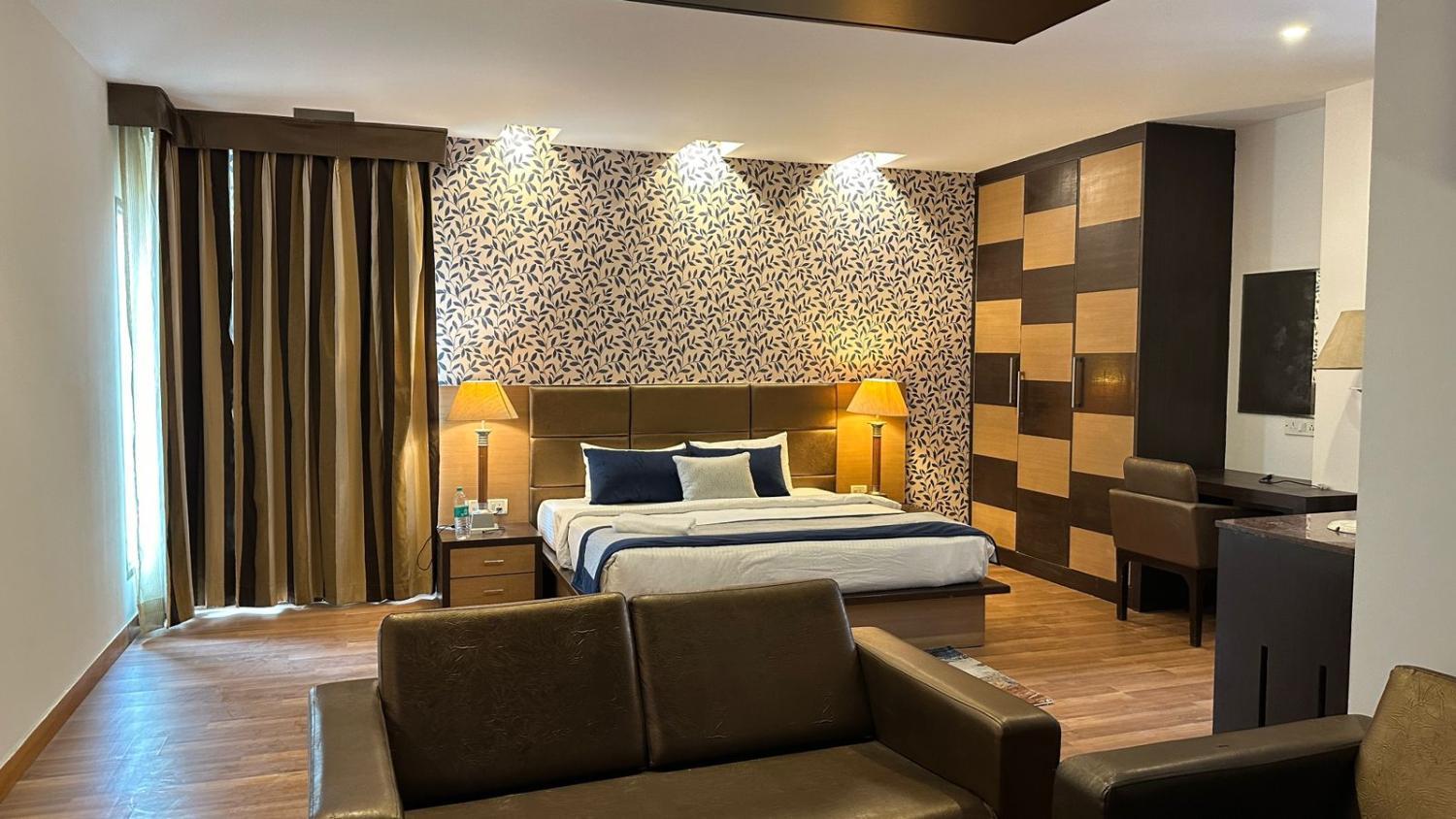 4, The Embassy Inn - Sector 19, Gautam Buddha Nagar