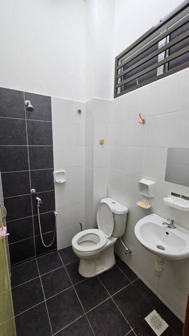 4, Risnan Homestay, Kuala Muda