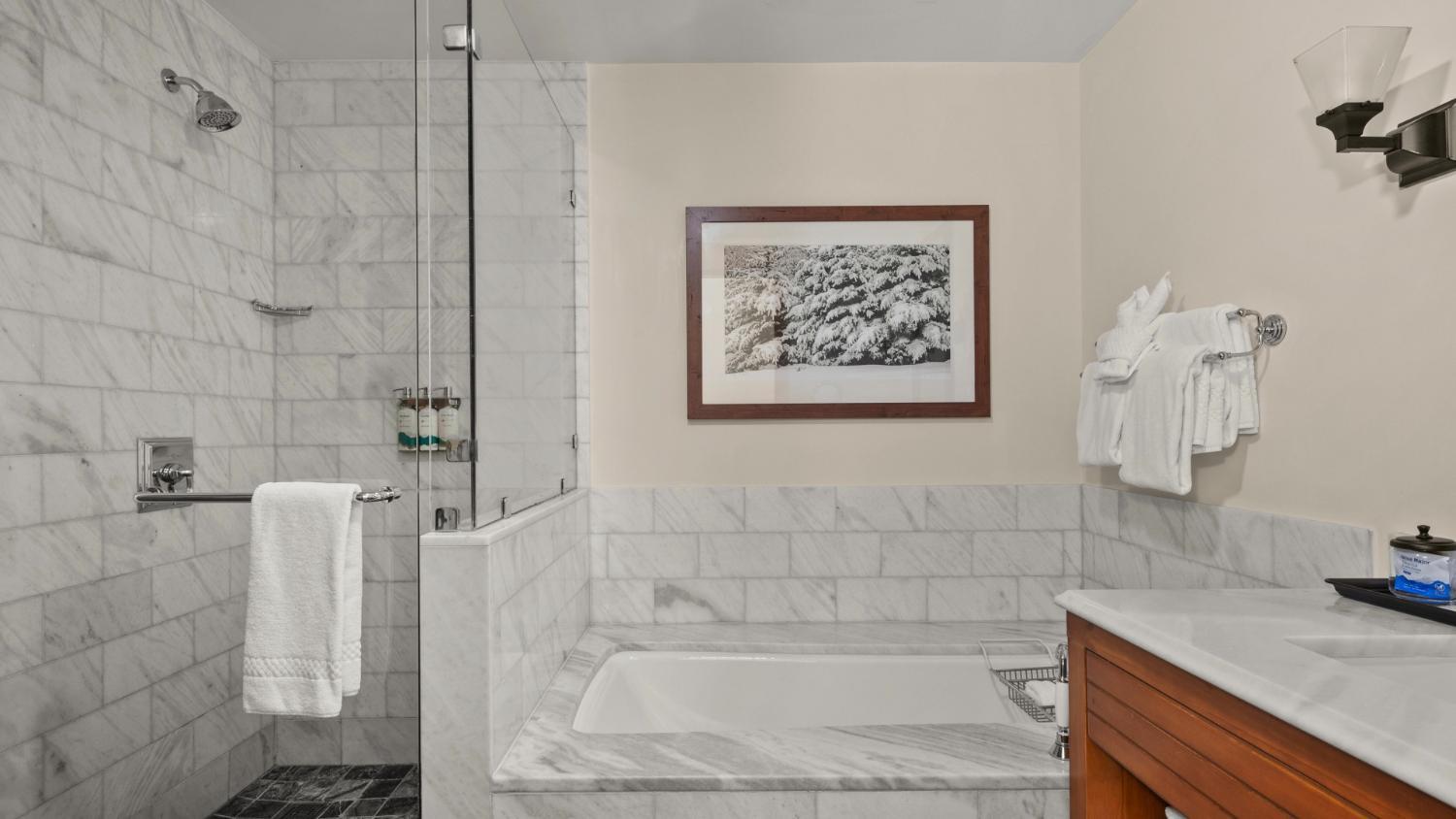 3, 1122 Guest Room The Pines Lodge At Spruce Peak Ski in Ski Out, Lamoille
