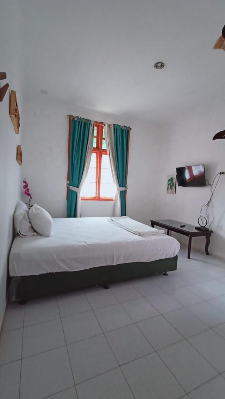 Exterior view 2, Pesona Orange Homestay, Padang