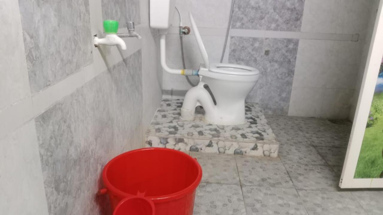 Bathroom 5, Square Stays, Tirunelveli