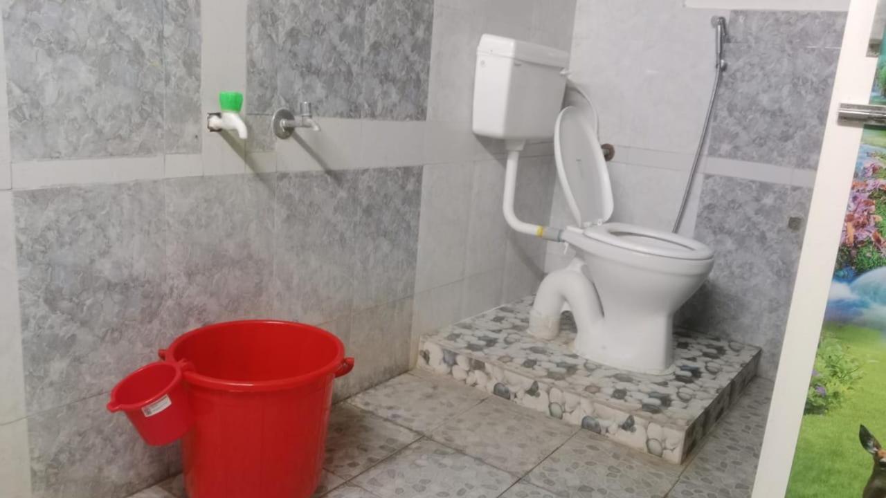 Bathroom 2, Square Stays, Tirunelveli