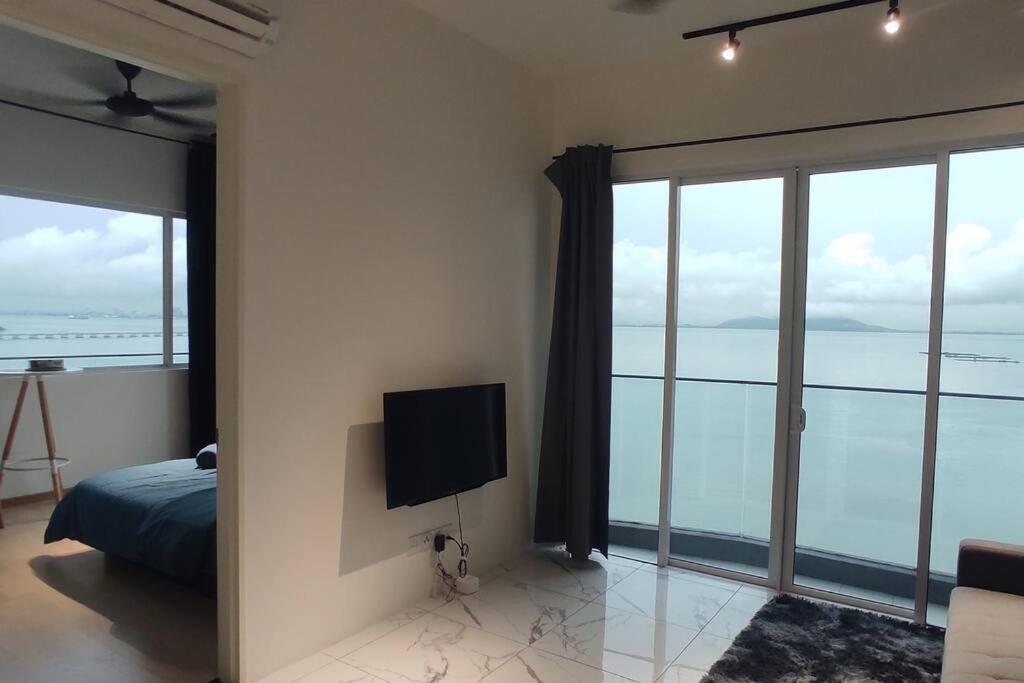 1, Penang Seaview Apartment up to 11 pax, Barat Daya