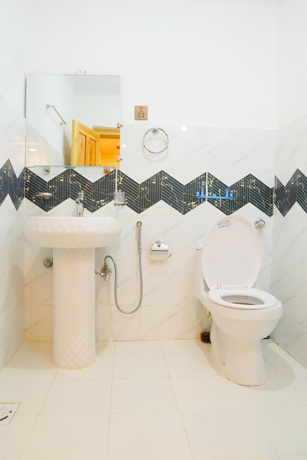 Bathroom 5, SkenGo Inn Hotel, Northern Areas