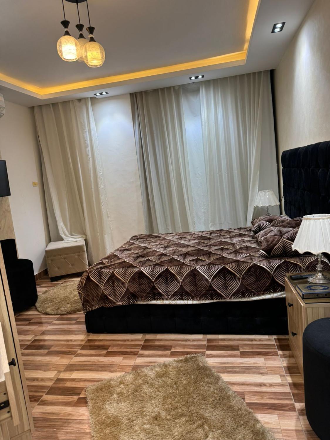 2, شقة فندقية مفروشة فخمة, Al-'Ajuzah