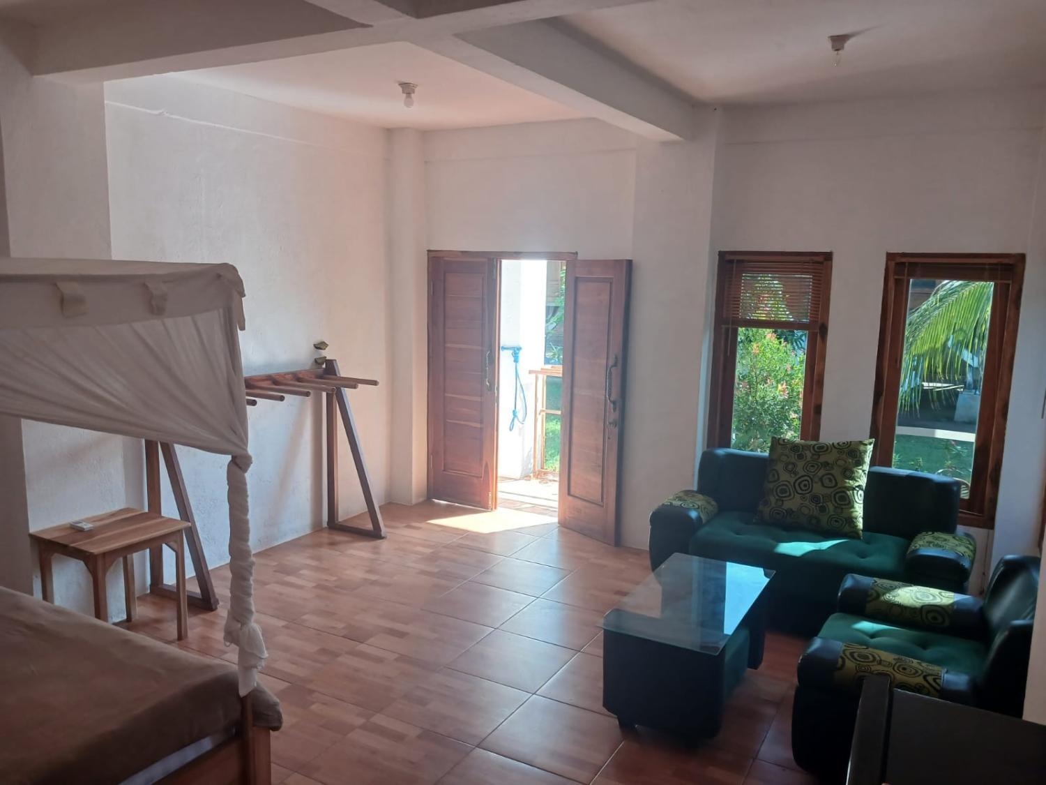 2, Tutti's Restaurant & Homestay, Dompu