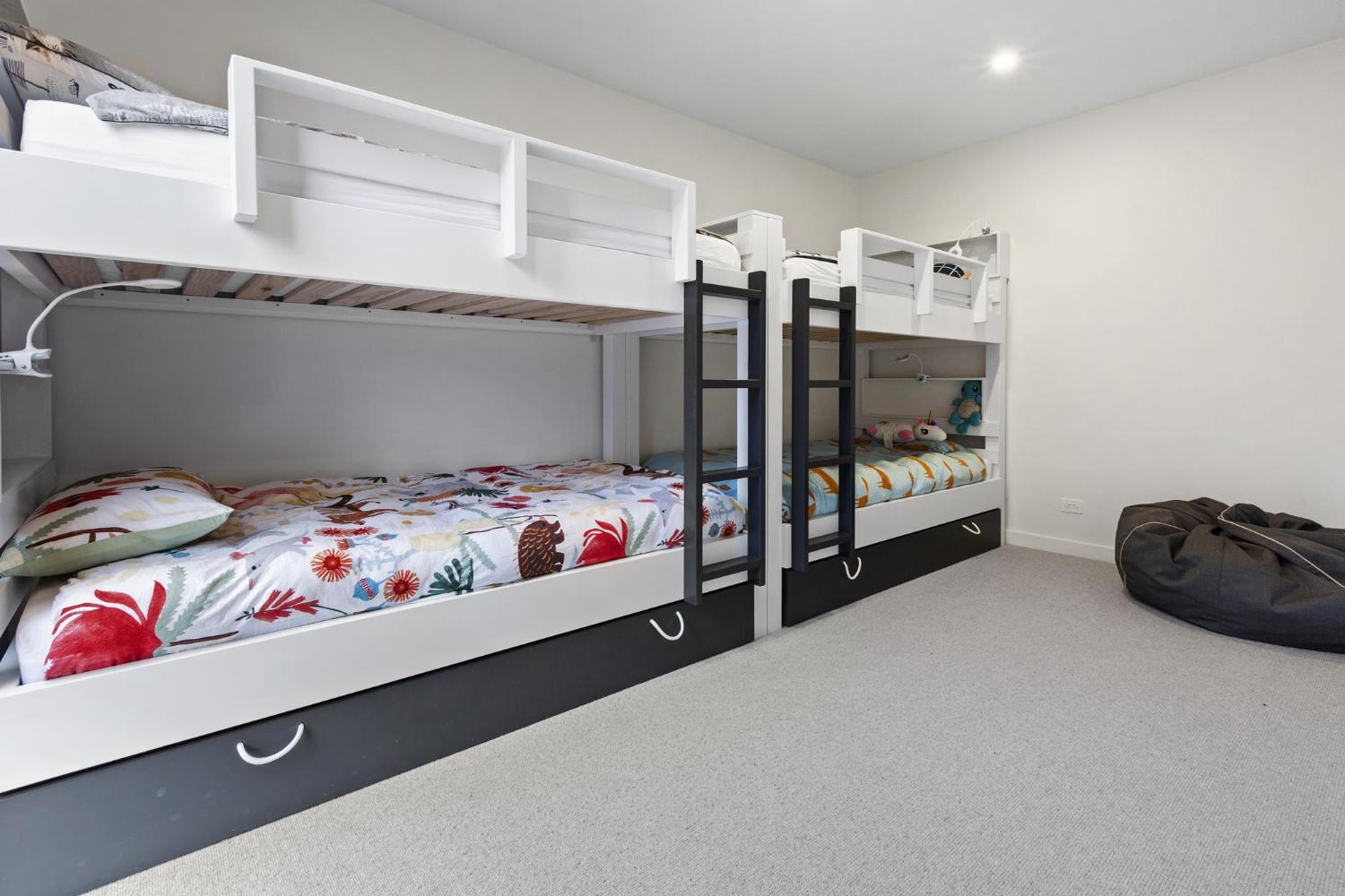 4, Wattle Grove - Walk to Portsea Hotel Shelley Beach, Melbourne