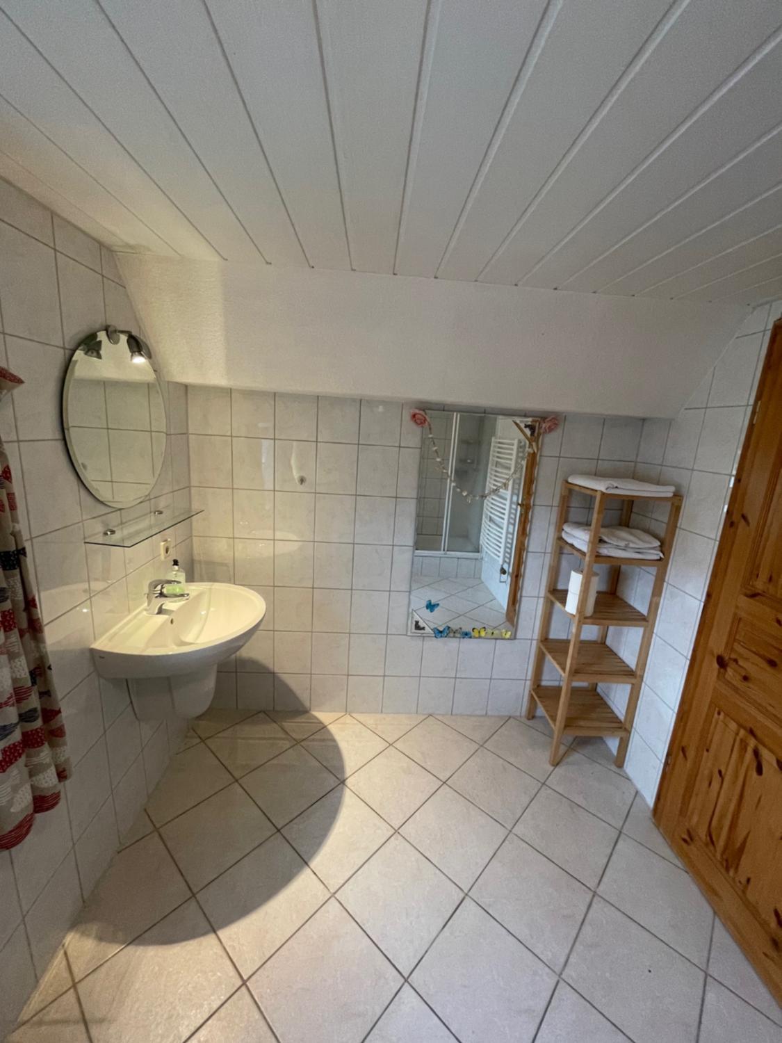 Bathroom 3, Bartke Zimmervermietung, Region Hannover