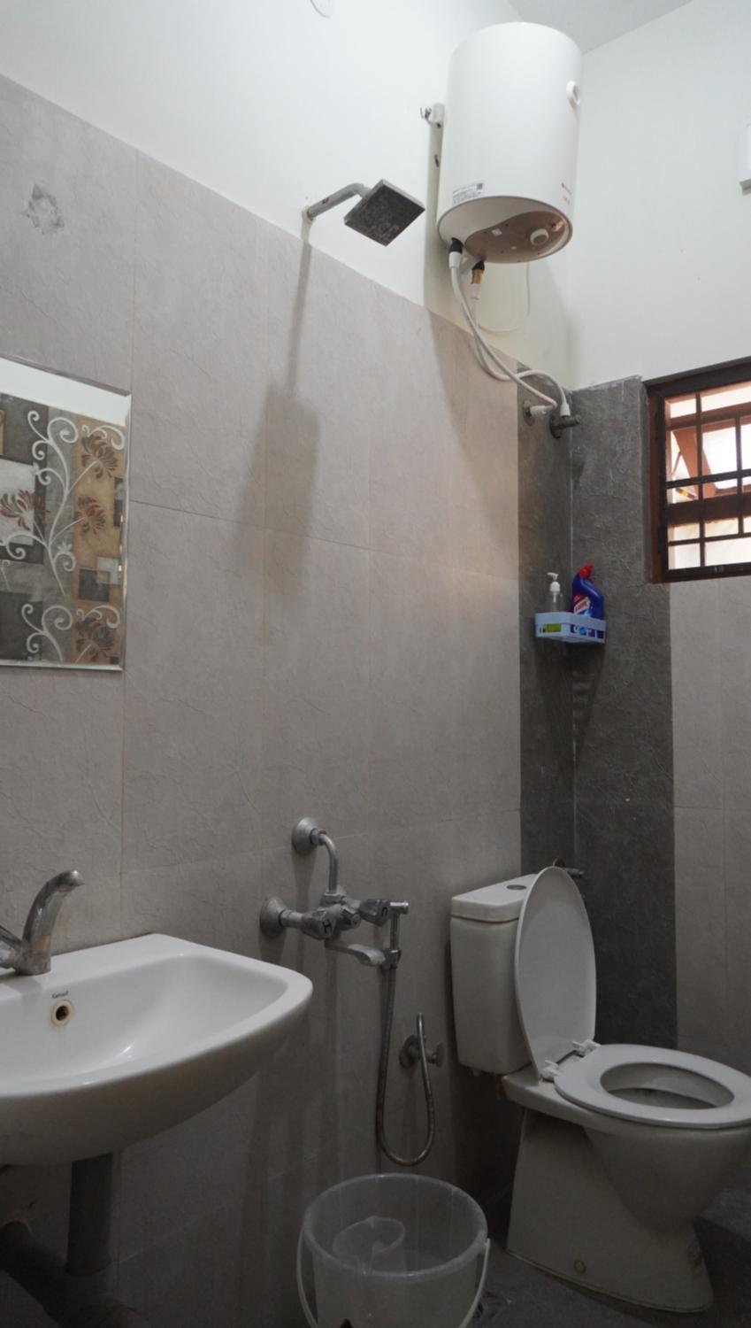Bathroom 1, Carmel Stay, Madurai