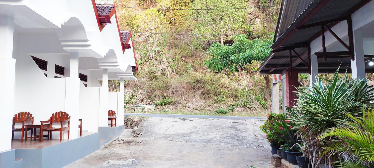 Balcony/terrace 4, Sarwi Endah Beach Cottage, Gunung Kidul