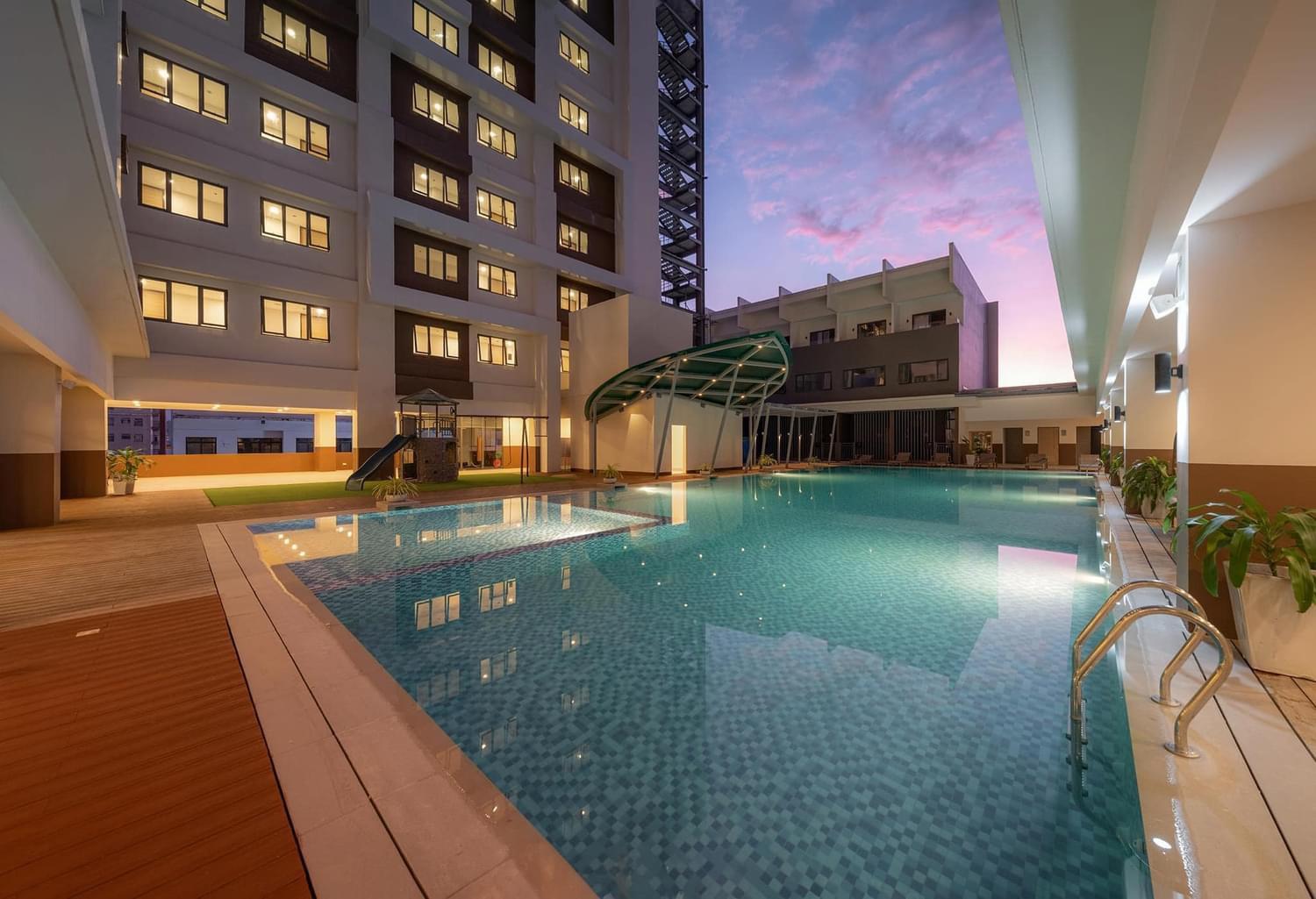 Swimming pool 3, Luxe Condo near IT Park & Waterfront - BE Residences Lahug, Cebu City