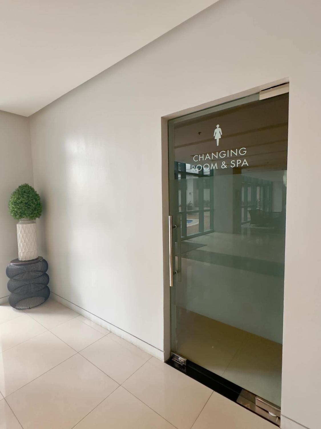 Spa, Cozy 1BR Condo with Uptown Mall View - BGC Zen Suite, Taguig