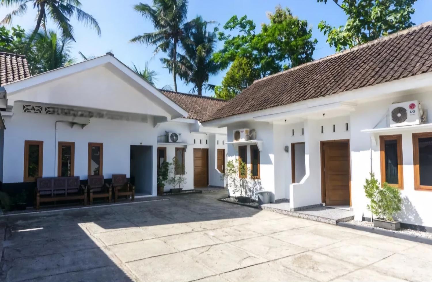 4, Hansa Guest House Pacitan, Pacitan