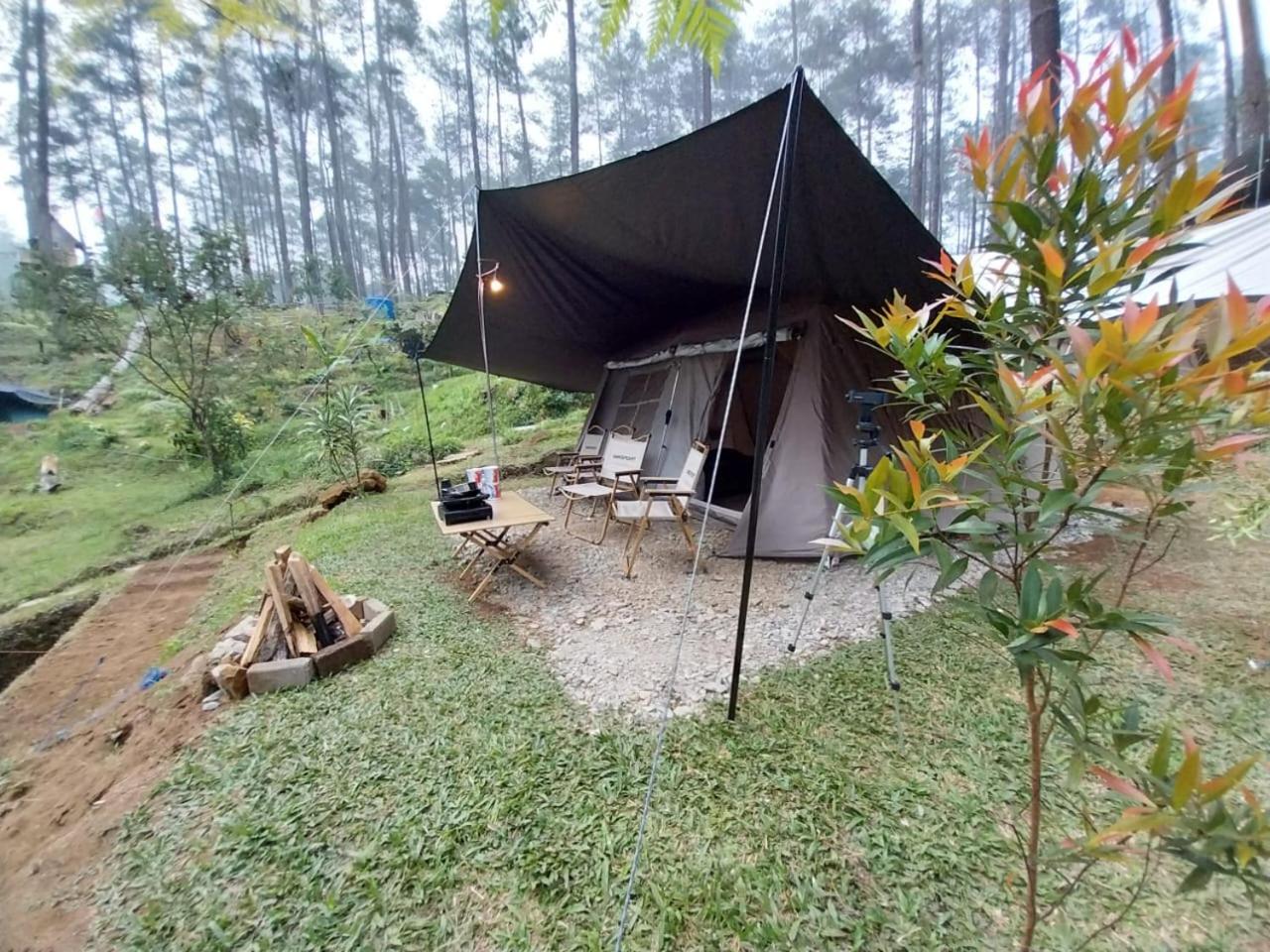 Others 3, corak alam glamping, Bandung