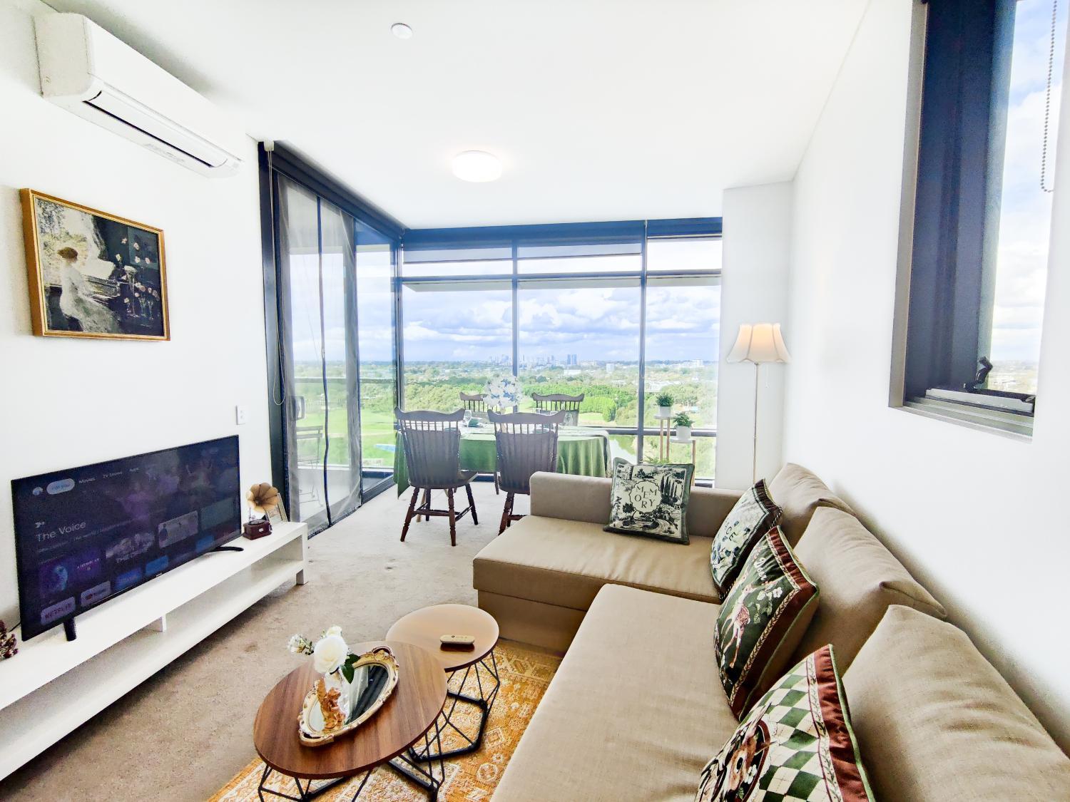 4, Cozy Apt w Park View by Stadiums, Auburn