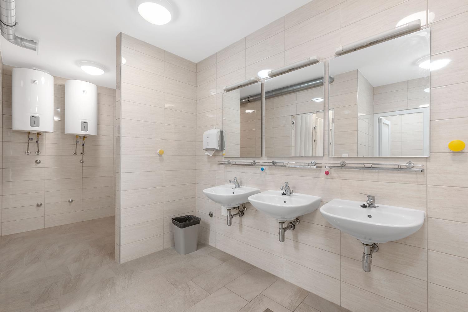 Bathroom 3, Shared room in Hostel - Bunk bed, Split