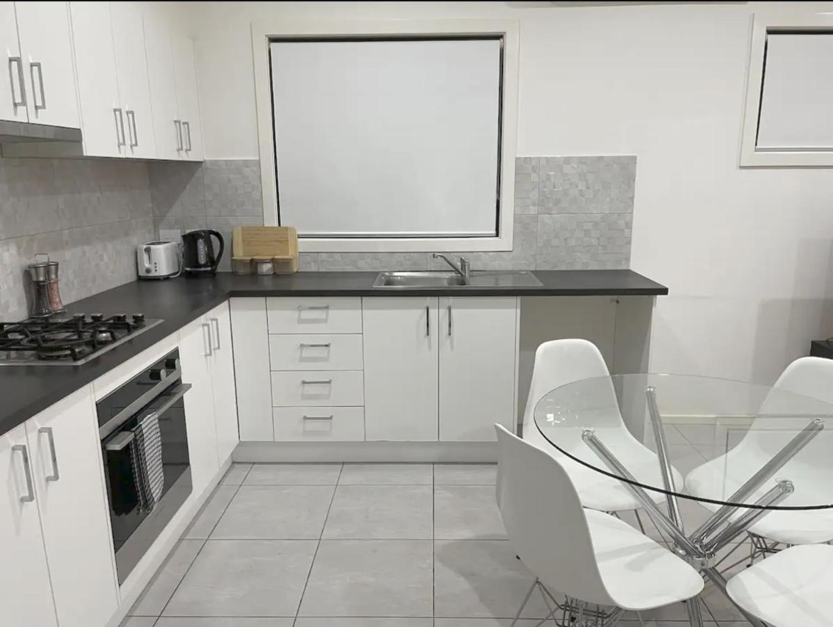 3, Rosehill Guest House, Sydney